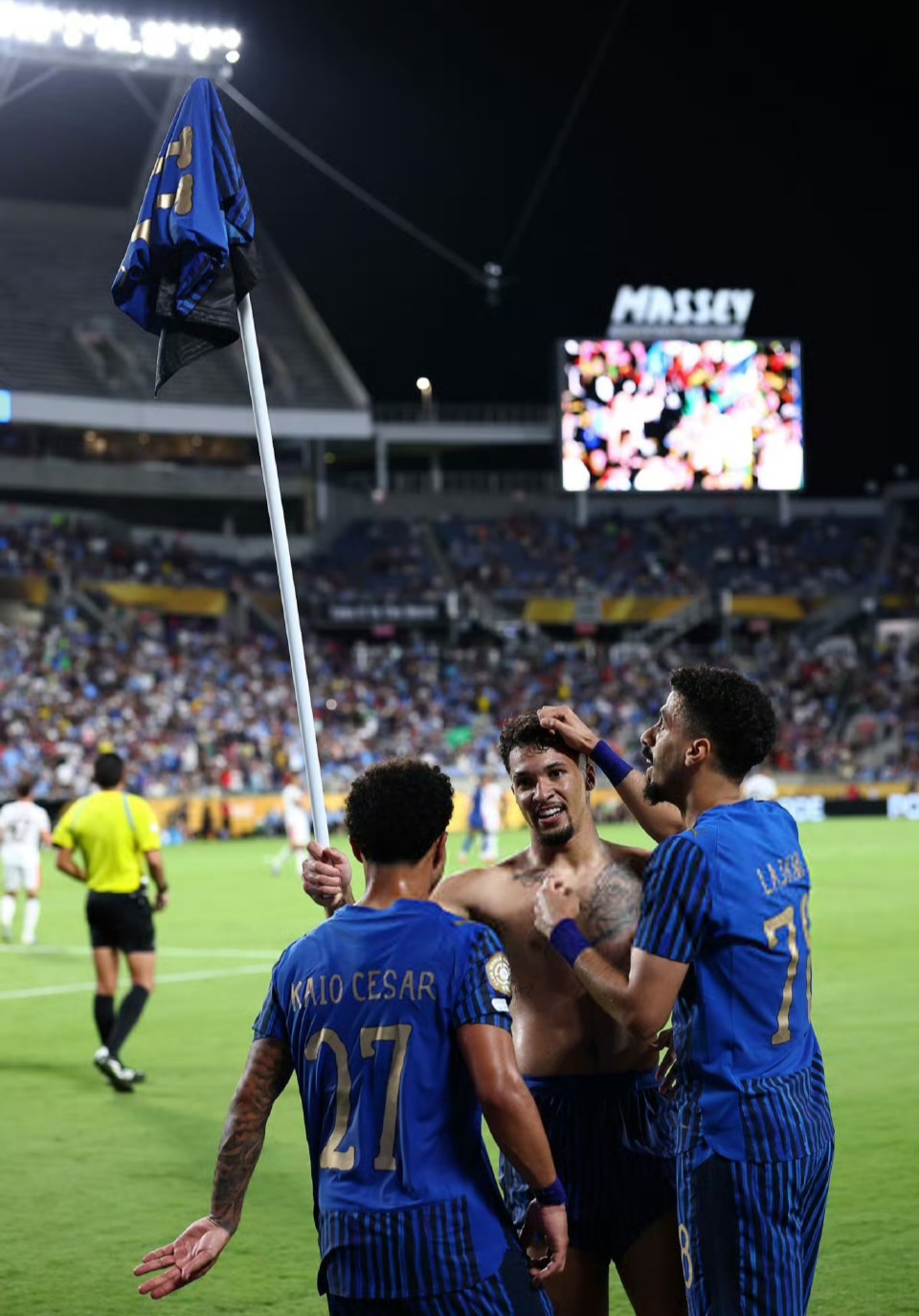 星空娱乐网址 -今夜马赛临场应变：国王杯节点到来，赛场秩序良好，球队文化再被提及(霸王茶姬最新口令答案21)