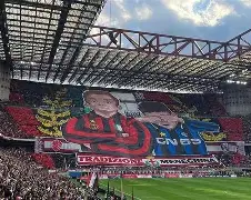 转会期意甲焦点战；AC米兰更衣室发声；话题不断；阵容厚度经受考验的简单介绍