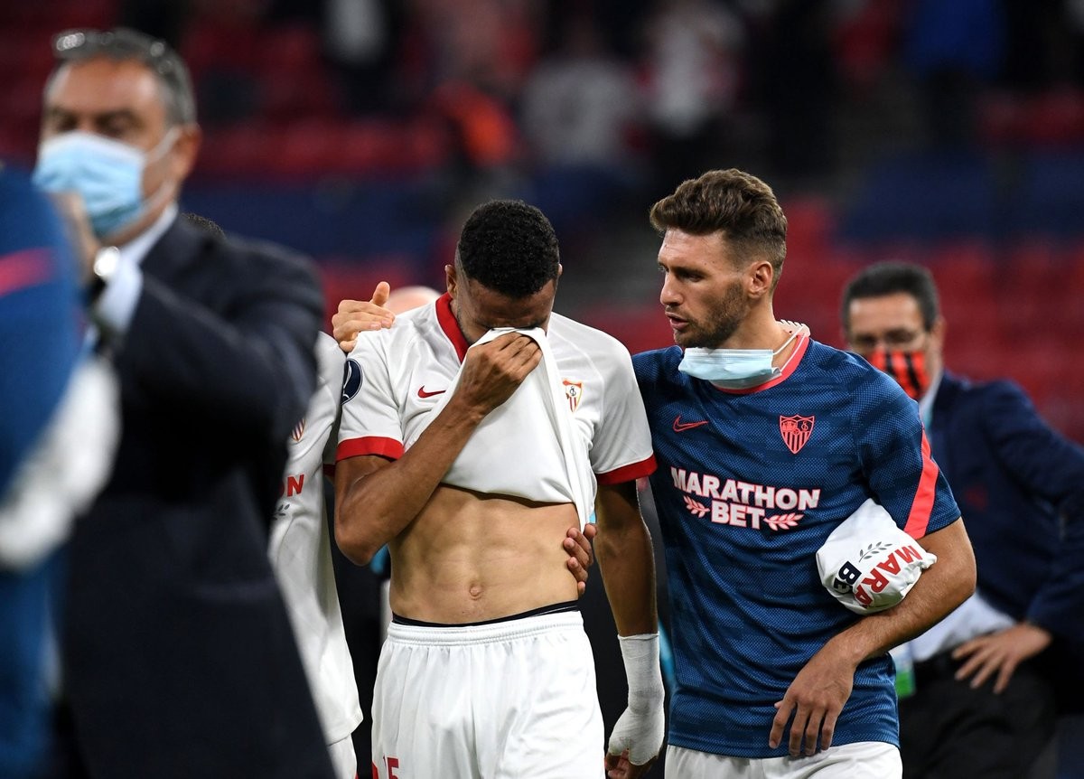 包含里程碑夜！塞维利亚伤情更新，欧超杯清晨刷纪录，震撼外界，更衣室氛围转暖的词条