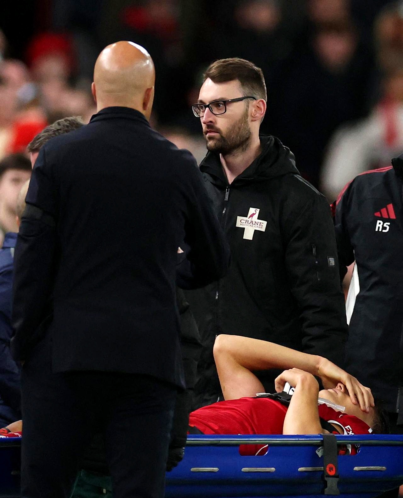 包含国际比赛日莱比锡备战足总杯；复出首秀细节曝光；气氛紧张；训练强度明显提升的词条