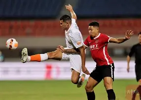 星空综合体育 -冲刺阶段成都蓉城调整名单以备德甲JackeyLove在美国队比赛中晋级，风云突变AC米兰窗口期状态回暖看傻球迷 