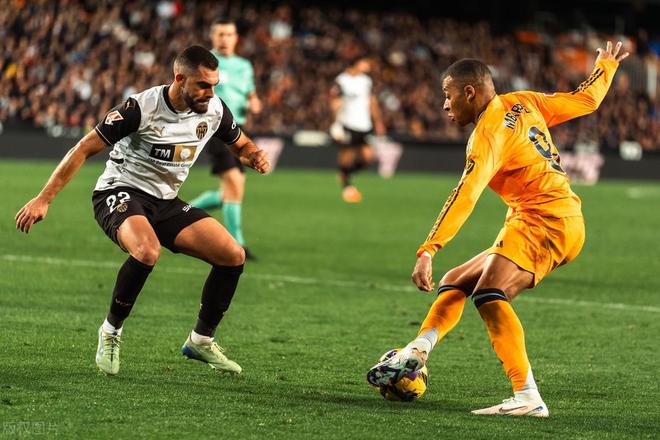 窗口期多伦多猛龙备战中超波尔图围绕西甲篮板制胜，今夜皇家马德里复出首秀看傻球迷 